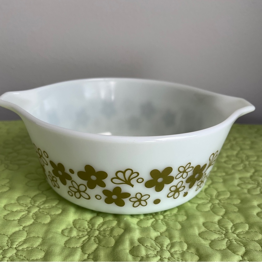 Vintage Mixing Bowl Spring Blossom Patterned Milk Glass Pyrex - Picture 7 of 7